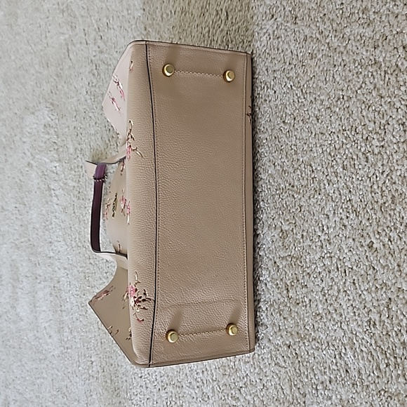 NWOT Coach Charlie Carryall in pebbled leather - Picture 5 of 5